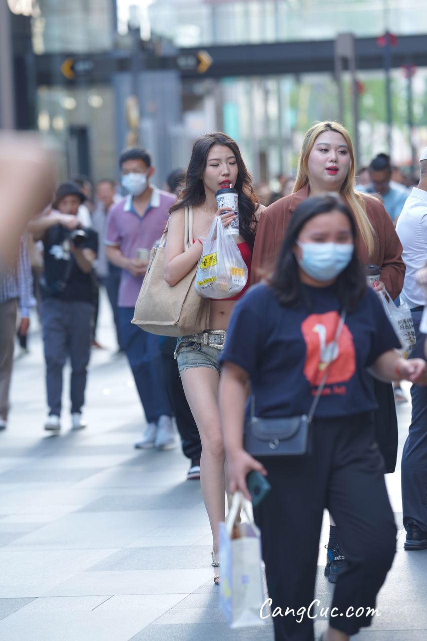 [精选街拍作品] No.3401 活力牛仔短裤